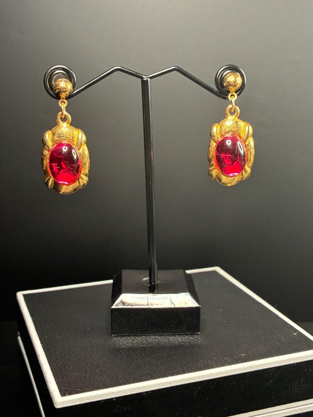 Vintage BB Co Gold Tone Hot Pink Glass Drop Earrings Statement 80s